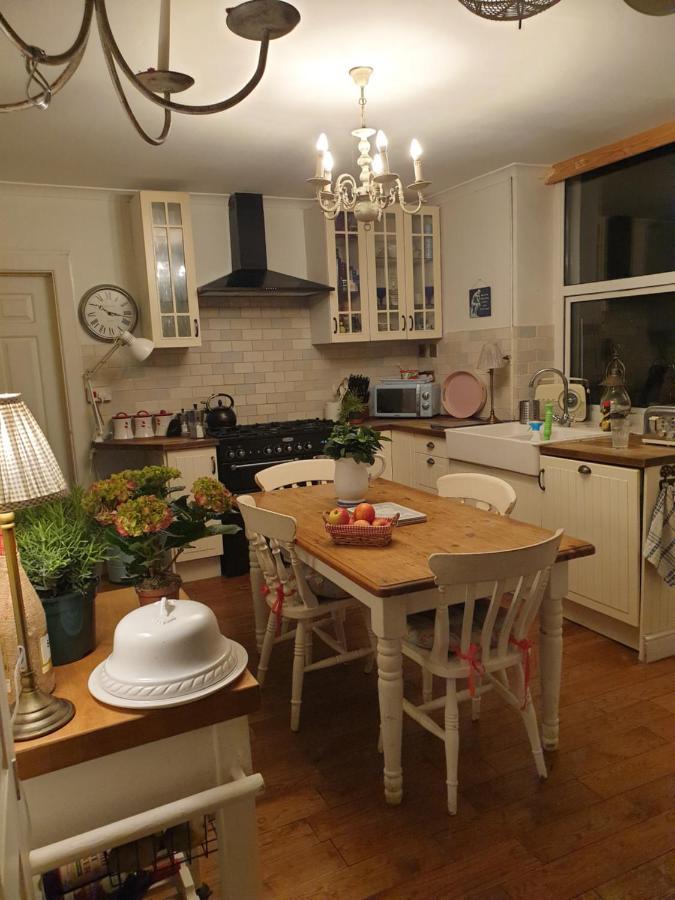 Judy'S B&B Private Home Cardiff Esterno foto