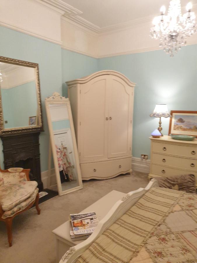 Judy'S B&B Private Home Cardiff Esterno foto