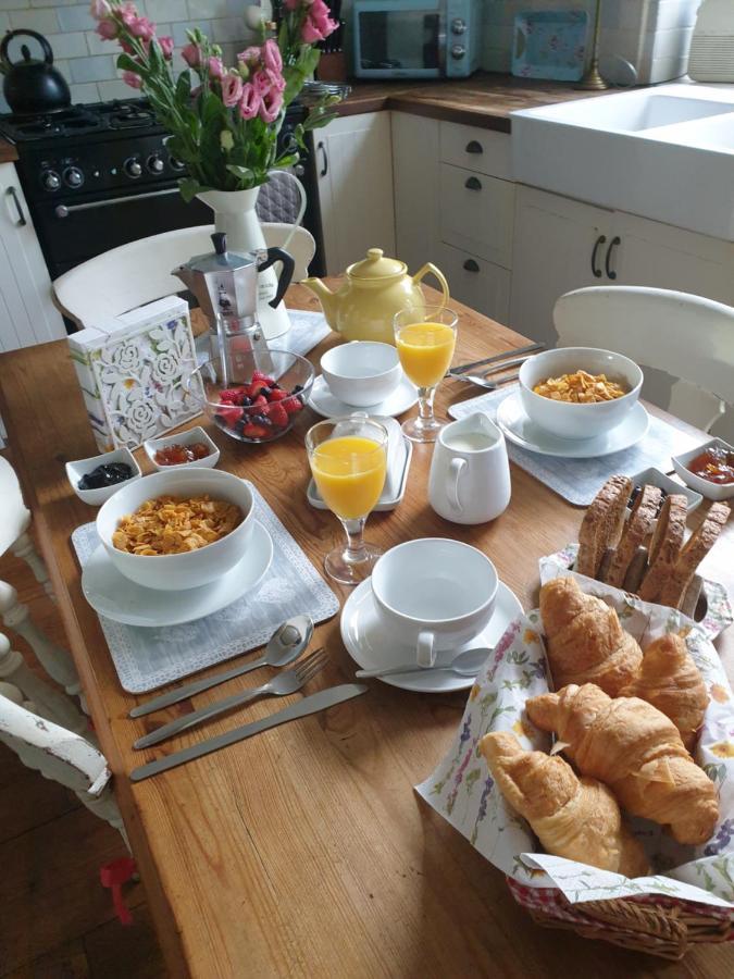Judy'S B&B Private Home Cardiff Esterno foto